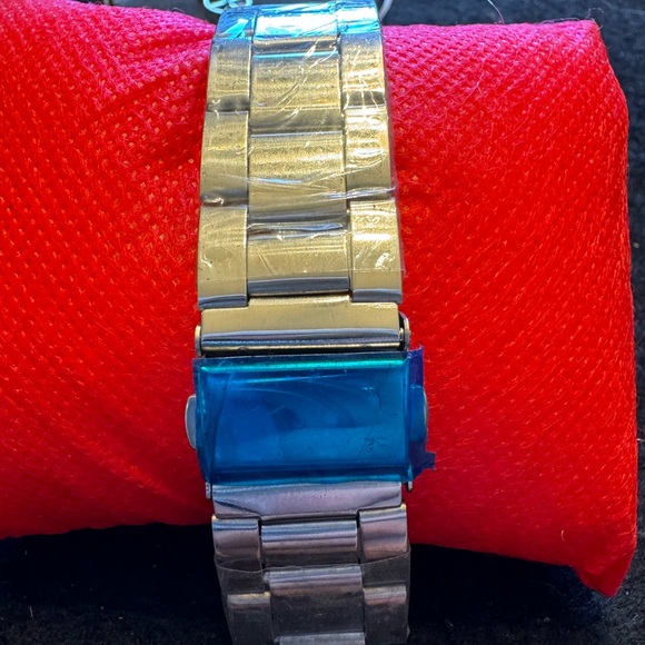 LEXUS watch Great for a LEXUS Enthusiast!! - Picture 2 of 4